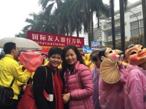 中中校友参加万人行